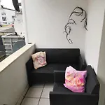 Laura Am Bahnhof Apartamento *