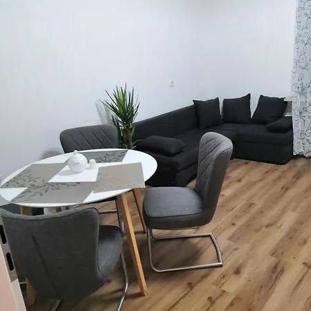 Ferienwohnung Laura Am Bahnhof Schwerte Central Apartamento *